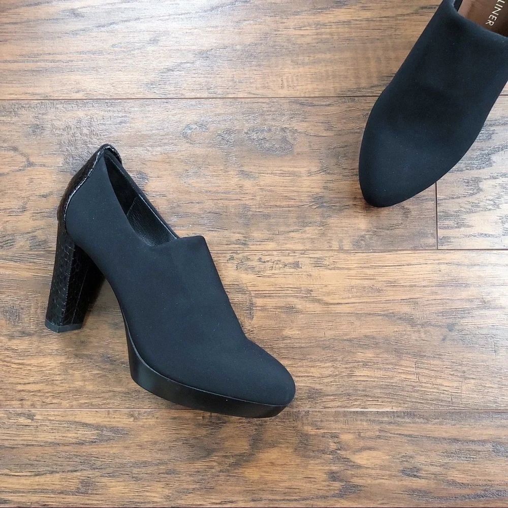 Donald J Pliner • Evelyn black platform pumps heels stretch snakeskin crepe